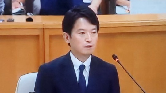 【百条委員会】 斎藤知事、「俺は知事だぞ」発言を否定 「びっくりして『兵庫県知事です』と名乗った」