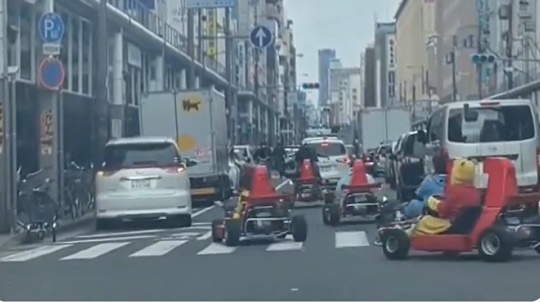 【悲報】 公道カート業者、ついに一線を超える！無免許の外人に貸し出し ※事故を起こし発覚